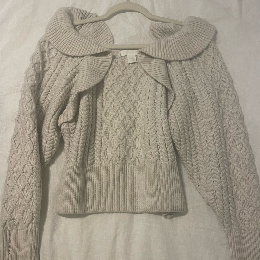 H&M cream sweater size medium. Worn once great condition - Picture 3 of 4